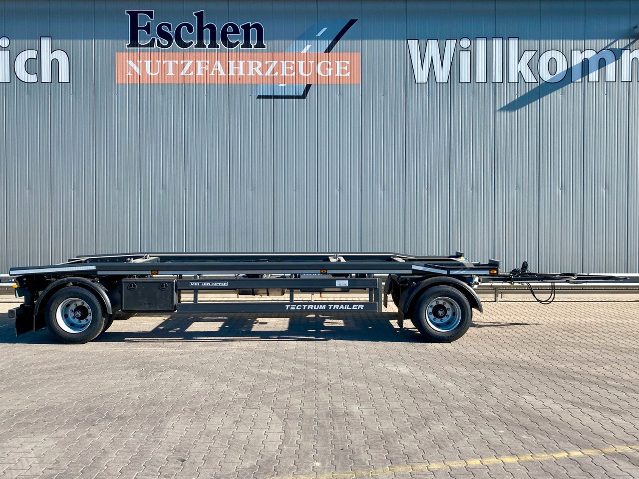 Meiller MG 18 ZO 5,4 NEU*Rückfahrkamera*Werkzeugkasten Meiller MG 18 ZO 5,4 | NEU*Rückfahrkamera*Werkzeugkasten - Kancali yükleyici/ Hidrolift römork: fotoğraf 5 Meiller MG 18 ZO 5,4 NEU*Rückfahrkamera*Werkzeugkasten Meiller MG 18 ZO 5,4 | NEU*Rückfahrkamera*Werkzeugkasten - Kancali yükleyici/ Hidrolift römork: fotoğraf 5