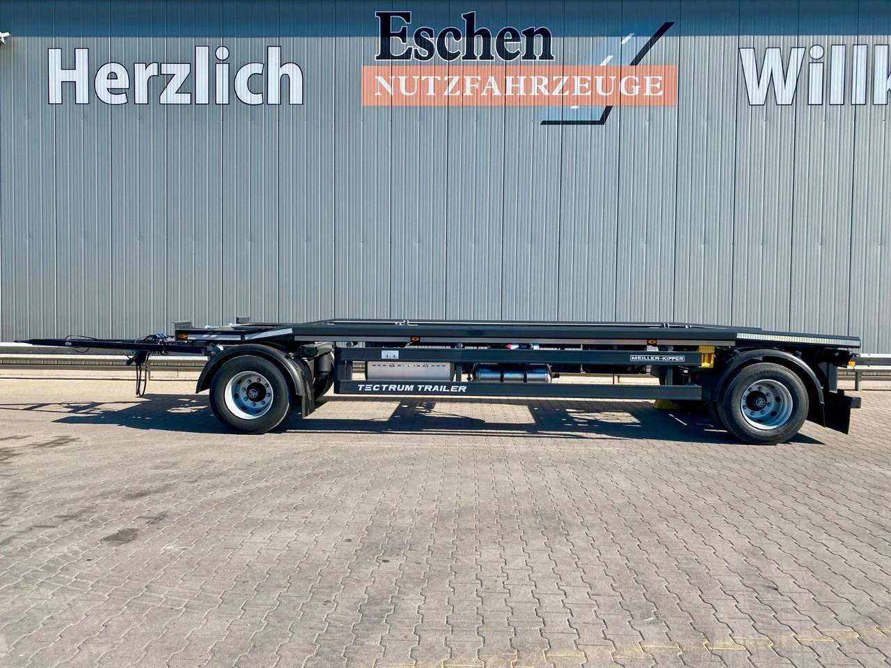 Meiller MG 18 ZO 5,4 NEU*Rückfahrkamera*Werkzeugkasten Meiller MG 18 ZO 5,4 | NEU*Rückfahrkamera*Werkzeugkasten - Kancali yükleyici/ Hidrolift römork: fotoğraf 2 Meiller MG 18 ZO 5,4 NEU*Rückfahrkamera*Werkzeugkasten Meiller MG 18 ZO 5,4 | NEU*Rückfahrkamera*Werkzeugkasten - Kancali yükleyici/ Hidrolift römork: fotoğraf 2