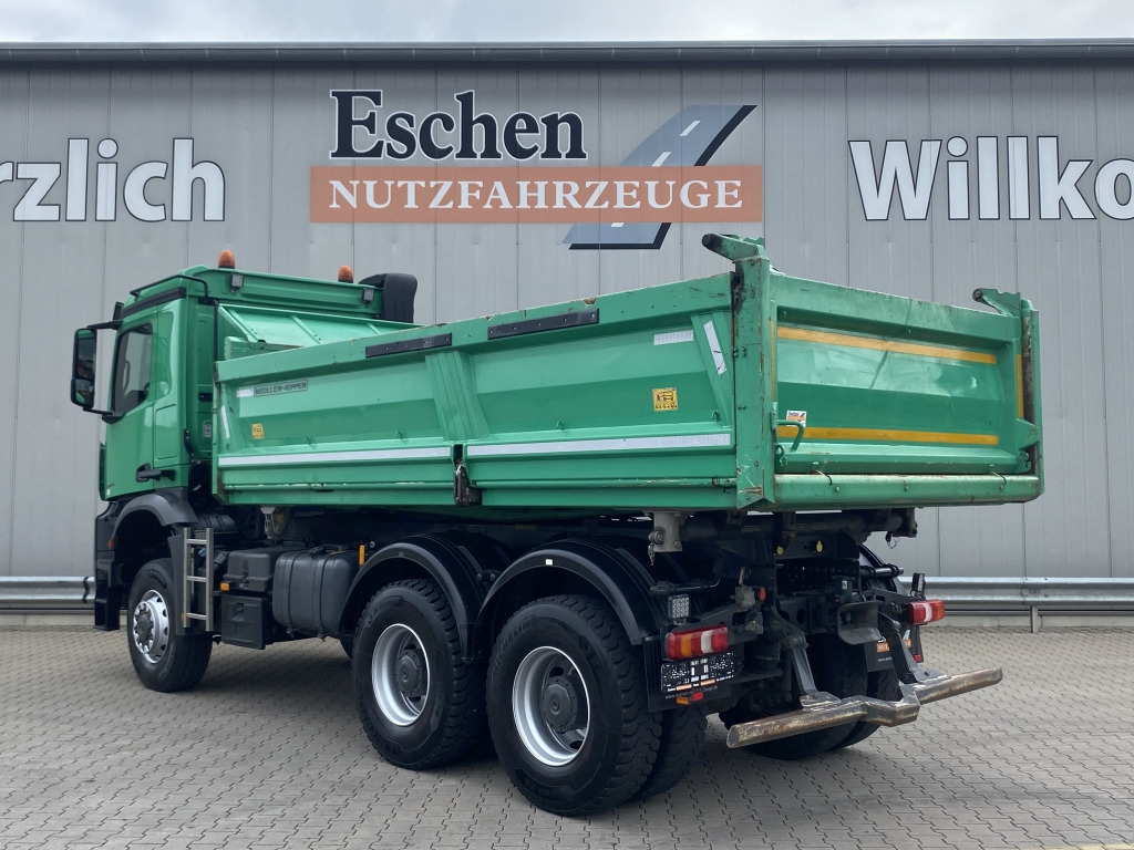 Mercedes-Benz 3345 6x6 Arocs - Damperli kamyon: fotoğraf 4 Mercedes-Benz 3345 6x6 Arocs - Damperli kamyon: fotoğraf 4