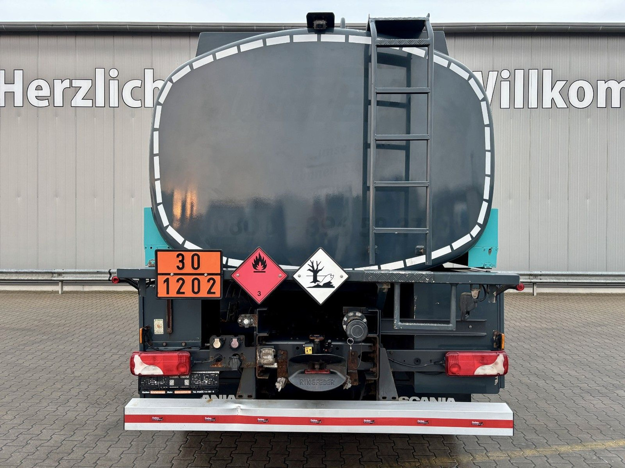 Scania G420 Esterer A3 | 2x Kammern*Oben/Unten*Retarder - Tanker kamyon: fotoğraf 4 Scania G420 Esterer A3 | 2x Kammern*Oben/Unten*Retarder - Tanker kamyon: fotoğraf 4