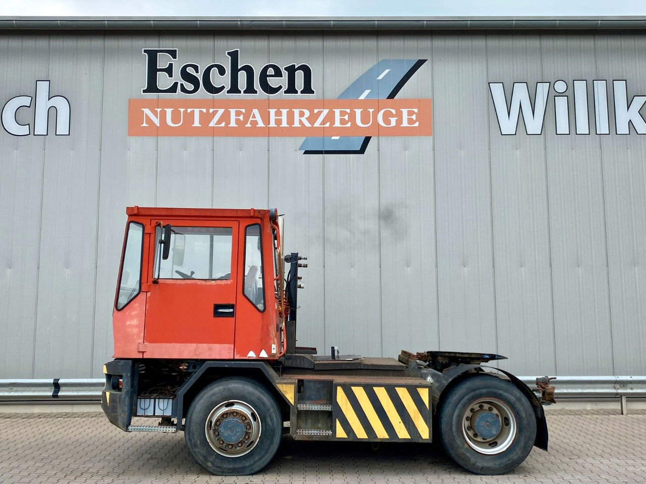 Terberg RT20 4x4 Rangierfahrzeug | Automatik - Terminal çekiciler: fotoğraf 2 Terberg RT20 4x4 Rangierfahrzeug | Automatik - Terminal çekiciler: fotoğraf 2