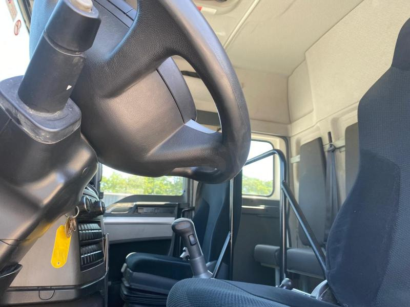 MAN TGX 18.360 - Tenteli kamyon: fotoğraf 4 MAN TGX 18.360 - Tenteli kamyon: fotoğraf 4