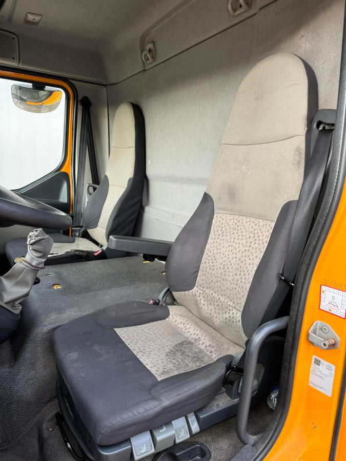 Renault Midlum 220 - Kapalı kasa kamyon: fotoğraf 4 Renault Midlum 220 - Kapalı kasa kamyon: fotoğraf 4