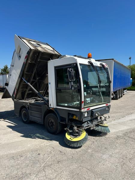 Schmidt Clingo 500 COMPACT 400 - Yol süpürme aracı: fotoğraf 5 Schmidt Clingo 500 COMPACT 400 - Yol süpürme aracı: fotoğraf 5