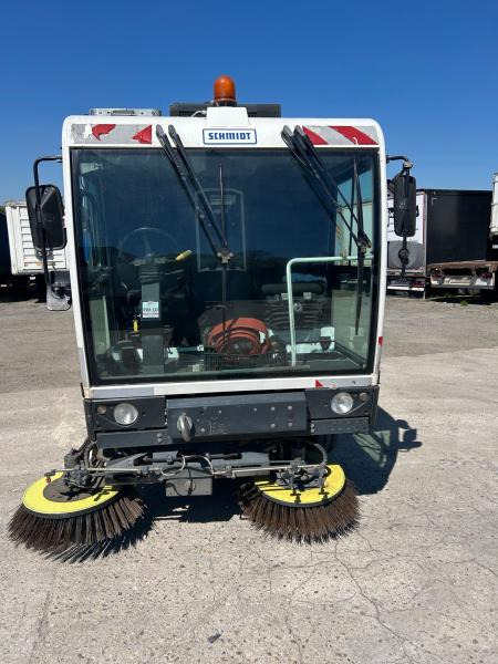 Schmidt Clingo 500 Compact 400 - Yol süpürme aracı: fotoğraf 2 Schmidt Clingo 500 Compact 400 - Yol süpürme aracı: fotoğraf 2