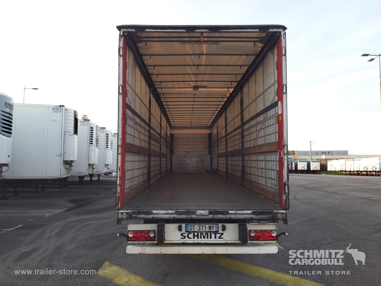 SCHMITZ Curtainsider Standard - Tenteli dorse: fotoğraf 3 SCHMITZ Curtainsider Standard - Tenteli dorse: fotoğraf 3