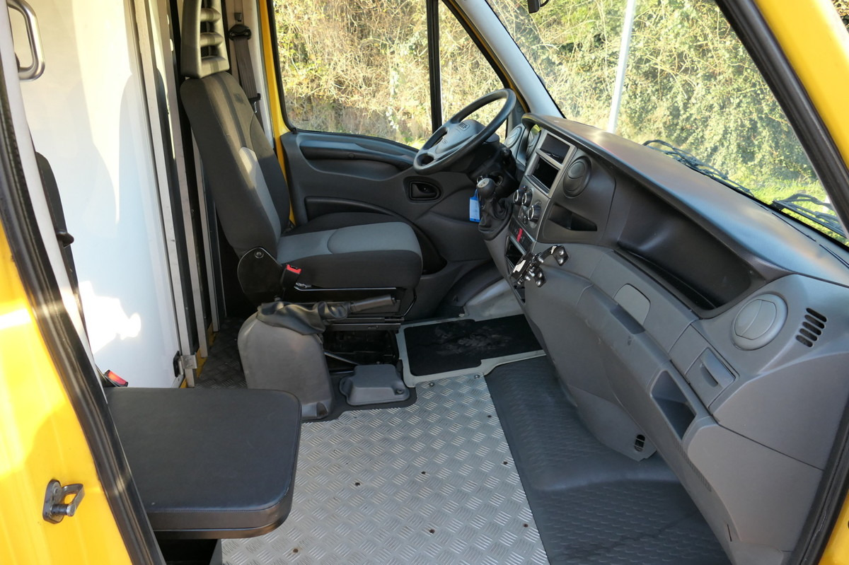 IVECO Daily 35 S11 C30C AUTOMATIK KAMERA Regale LUFT D - Kapalı kasa kamyonet: fotoğraf 5 IVECO Daily 35 S11 C30C AUTOMATIK KAMERA Regale LUFT D - Kapalı kasa kamyonet: fotoğraf 5