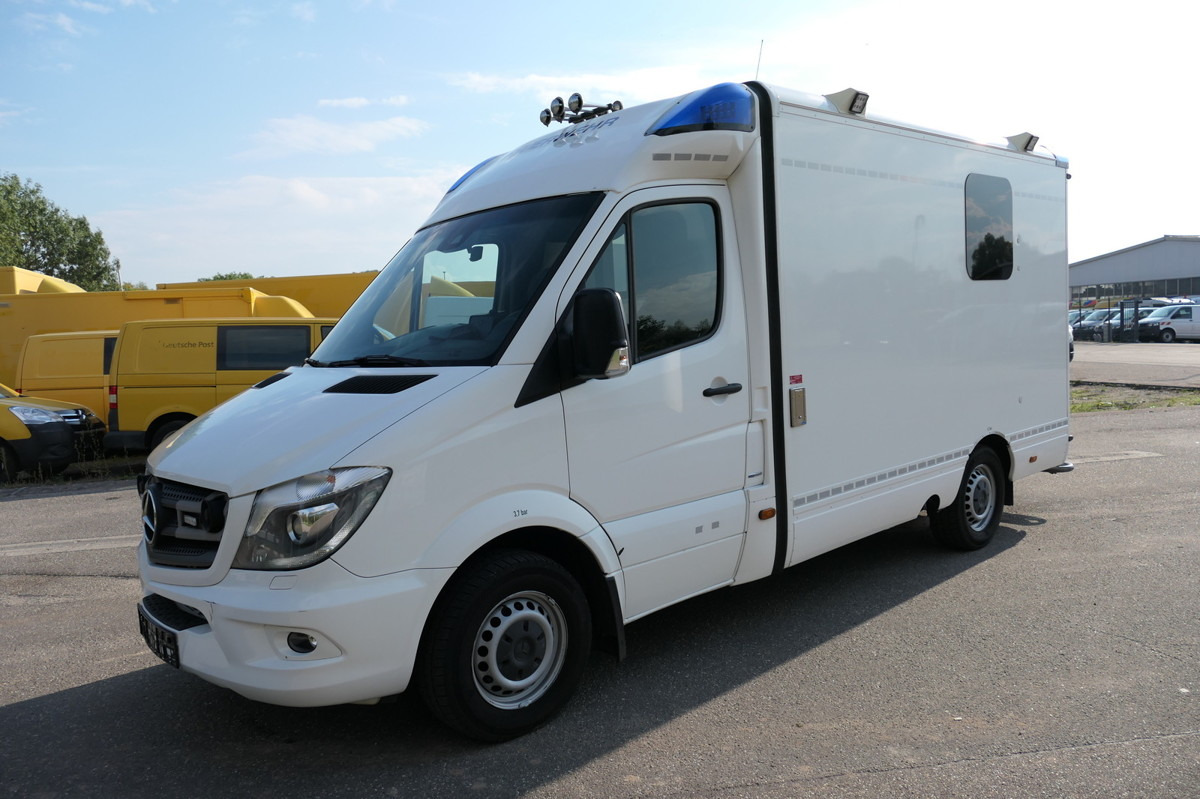 MERCEDES-BENZ 319 Sprinter 6-Zylinder Rettungswagen Strobel - Ambulans arabası: fotoğraf 1 MERCEDES-BENZ 319 Sprinter 6-Zylinder Rettungswagen Strobel - Ambulans arabası: fotoğraf 1