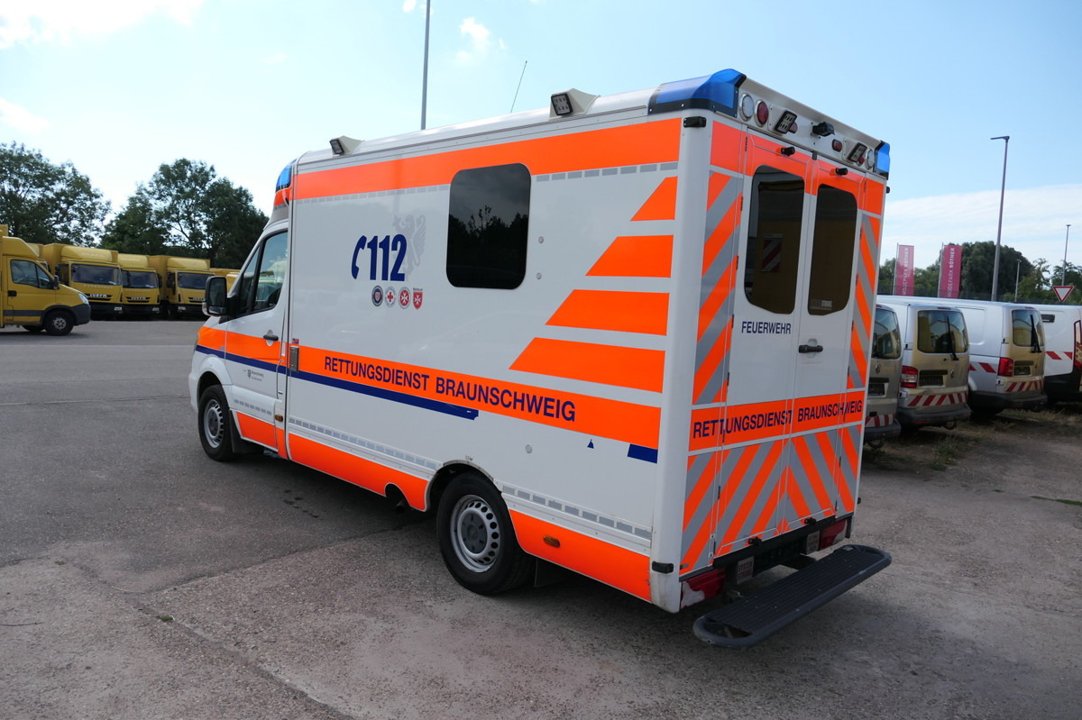 MERCEDES-BENZ 319 Sprinter 6-Zylinder Rettungswagen Strobel - Ambulans arabası: fotoğraf 4 MERCEDES-BENZ 319 Sprinter 6-Zylinder Rettungswagen Strobel - Ambulans arabası: fotoğraf 4