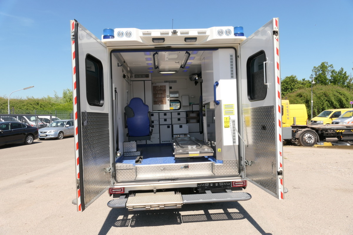 MERCEDES-BENZ Sprinter 519 CDI Klima Krankenwagen - Ambulans arabası: fotoğraf 5 MERCEDES-BENZ Sprinter 519 CDI Klima Krankenwagen - Ambulans arabası: fotoğraf 5
