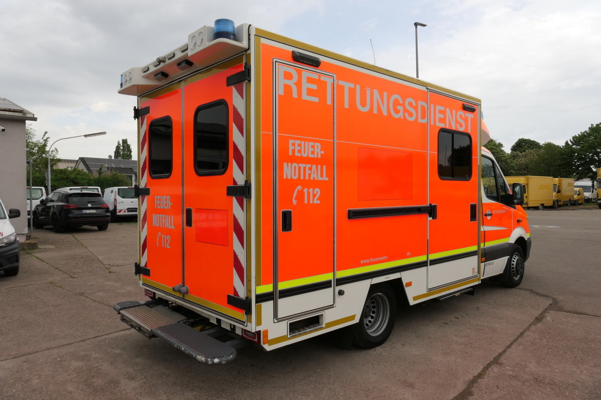 MERCEDES-BENZ Sprinter 519 CDI Klima Krankenwagen - Ambulans arabası: fotoğraf 3 MERCEDES-BENZ Sprinter 519 CDI Klima Krankenwagen - Ambulans arabası: fotoğraf 3