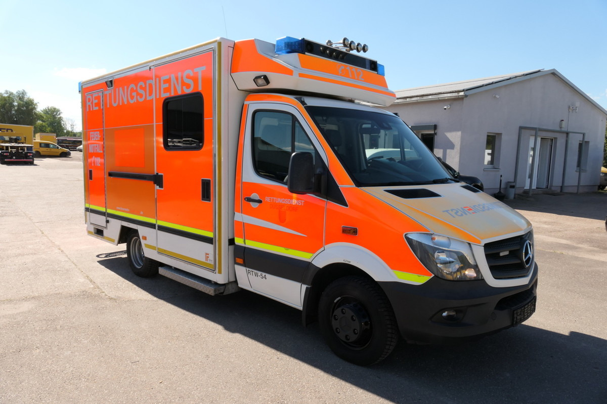 MERCEDES-BENZ Sprinter 519 CDI Klima Krankenwagen - Ambulans arabası: fotoğraf 2 MERCEDES-BENZ Sprinter 519 CDI Klima Krankenwagen - Ambulans arabası: fotoğraf 2