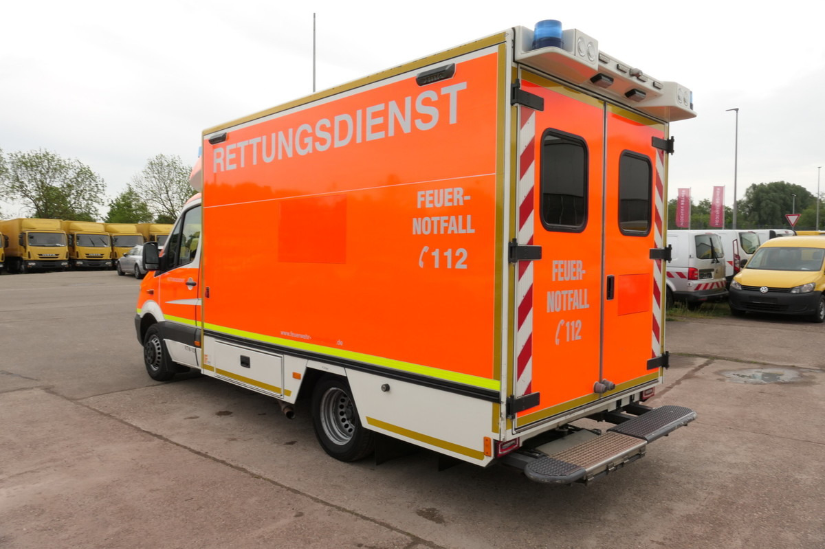 MERCEDES-BENZ Sprinter 519 CDI Klima Krankenwagen - Ambulans arabası: fotoğraf 4 MERCEDES-BENZ Sprinter 519 CDI Klima Krankenwagen - Ambulans arabası: fotoğraf 4