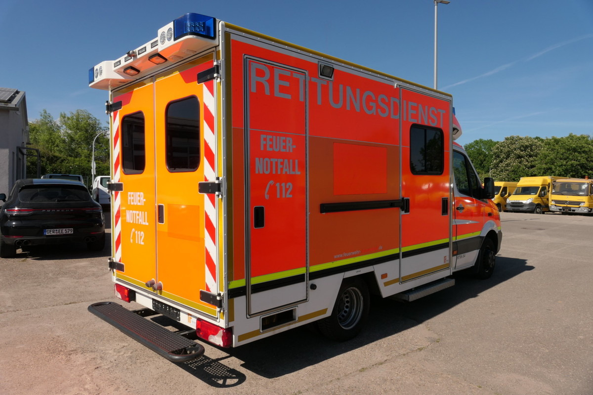 MERCEDES-BENZ Sprinter 519 CDI Klima Krankenwagen - Ambulans arabası: fotoğraf 3 MERCEDES-BENZ Sprinter 519 CDI Klima Krankenwagen - Ambulans arabası: fotoğraf 3