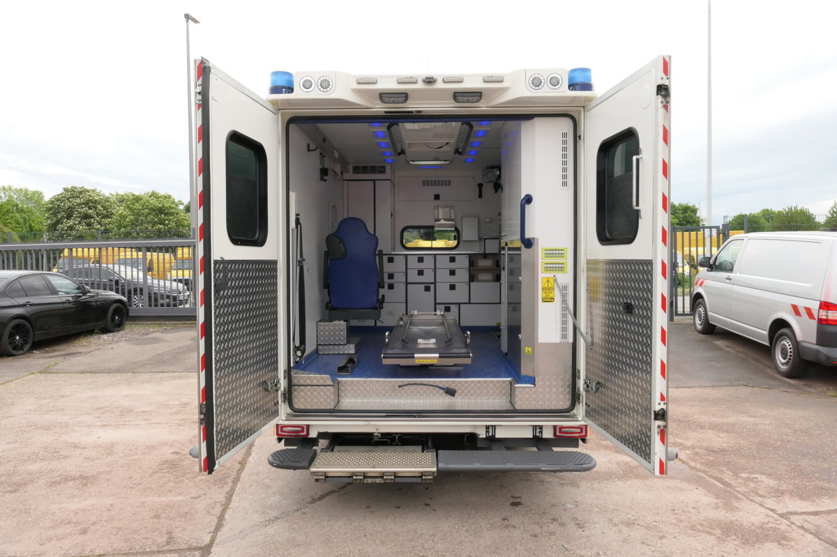 MERCEDES-BENZ Sprinter 519 CDI Klima Krankenwagen - Ambulans arabası: fotoğraf 5 MERCEDES-BENZ Sprinter 519 CDI Klima Krankenwagen - Ambulans arabası: fotoğraf 5