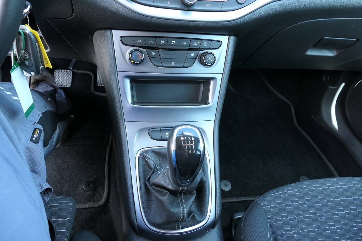 Binek araba OPEL Astra K 1.4 Turbo CNG Edition Klima COC: fotoğraf 12 Binek araba OPEL Astra K 1.4 Turbo CNG Edition Klima COC: fotoğraf 12