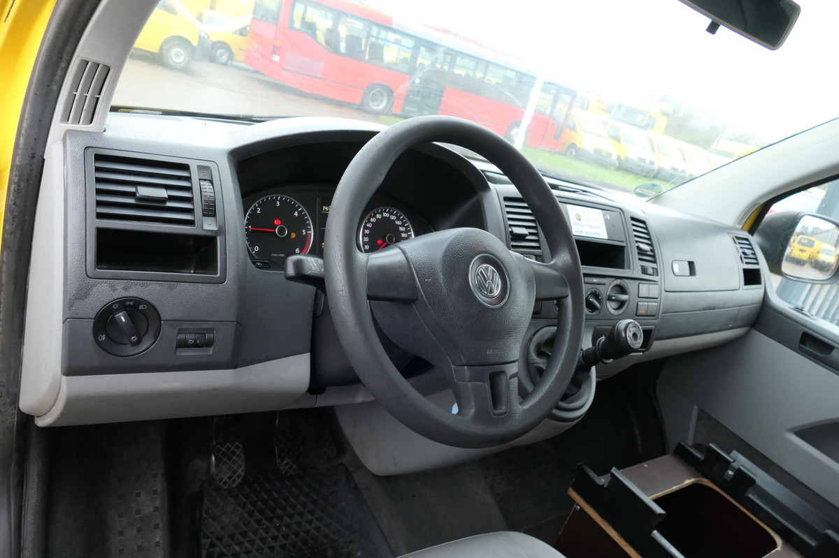 İç mekan fotoğrafi 1: Küçük panelvan VW T5 Transporter 2.0 TDI PARKTRONIK EURO-5 2xSCHIE