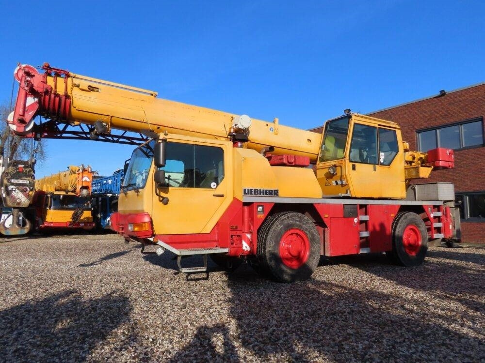 Liebherr LTM 1030-2.1 - All-terrain vinç: fotoğraf 1 Liebherr LTM 1030-2.1 - All-terrain vinç: fotoğraf 1