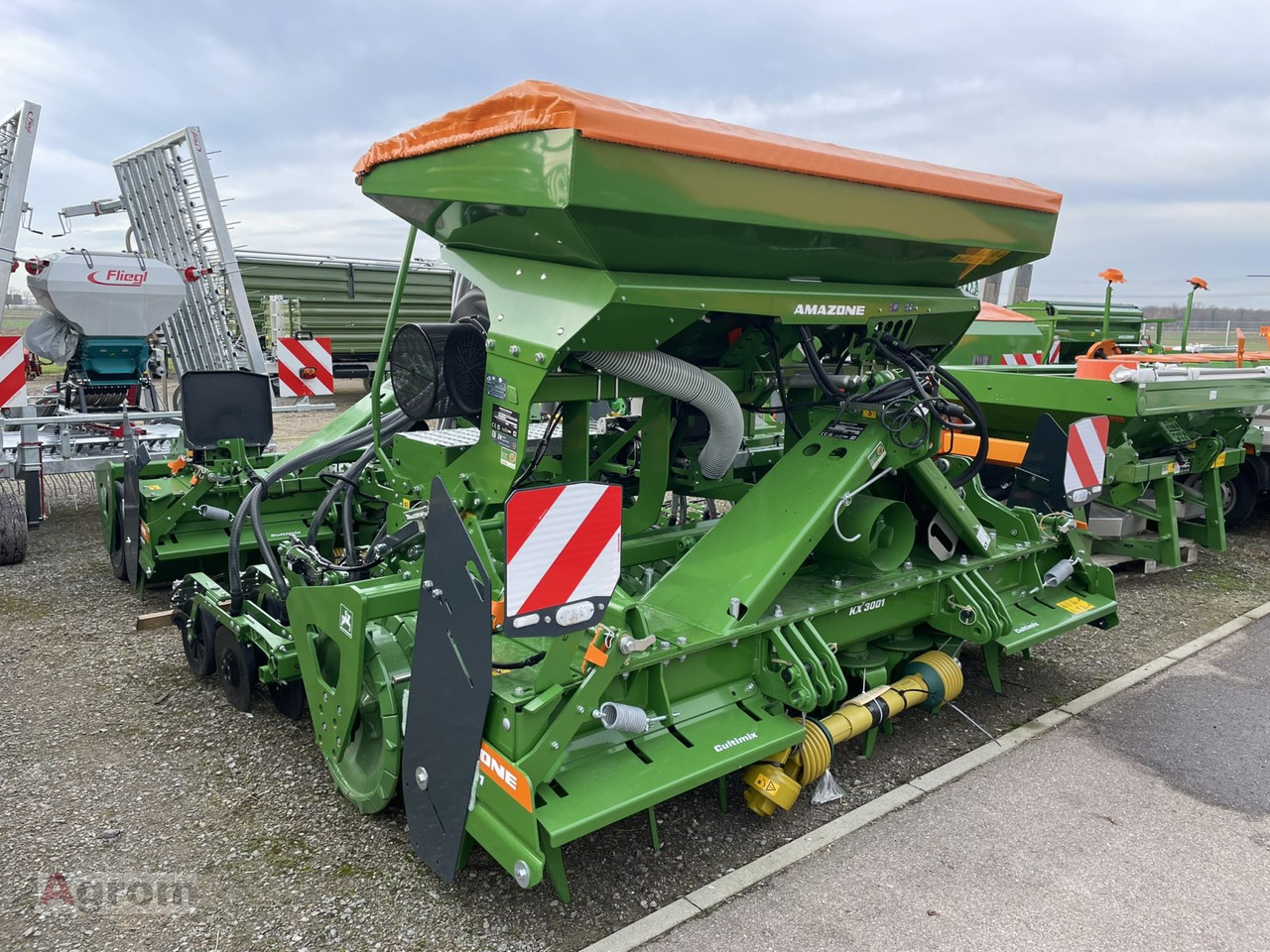 Amazone CENTAYA 3000 Spezial + KX 3001 - Kombine ekim makinesi: fotoğraf 1 Amazone CENTAYA 3000 Spezial + KX 3001 - Kombine ekim makinesi: fotoğraf 1