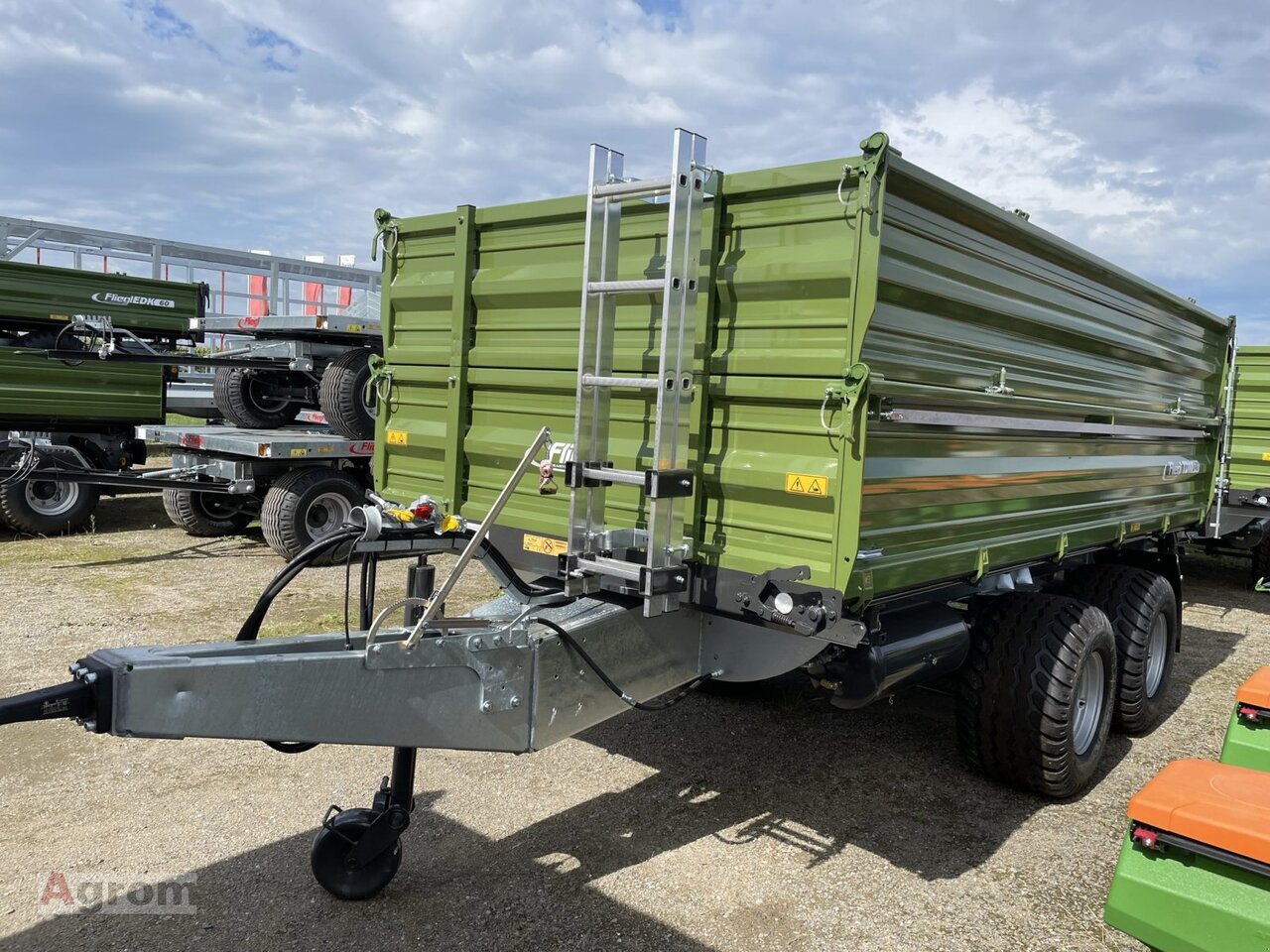 Fliegl TDK 140 FOX - Damperli traktör römorku: fotoğraf 2 Fliegl TDK 140 FOX - Damperli traktör römorku: fotoğraf 2