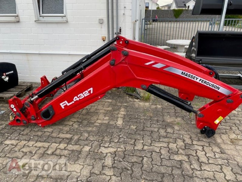 Massey Ferguson 4327 - Traktör ön yükleyici: fotoğraf 1 Massey Ferguson 4327 - Traktör ön yükleyici: fotoğraf 1