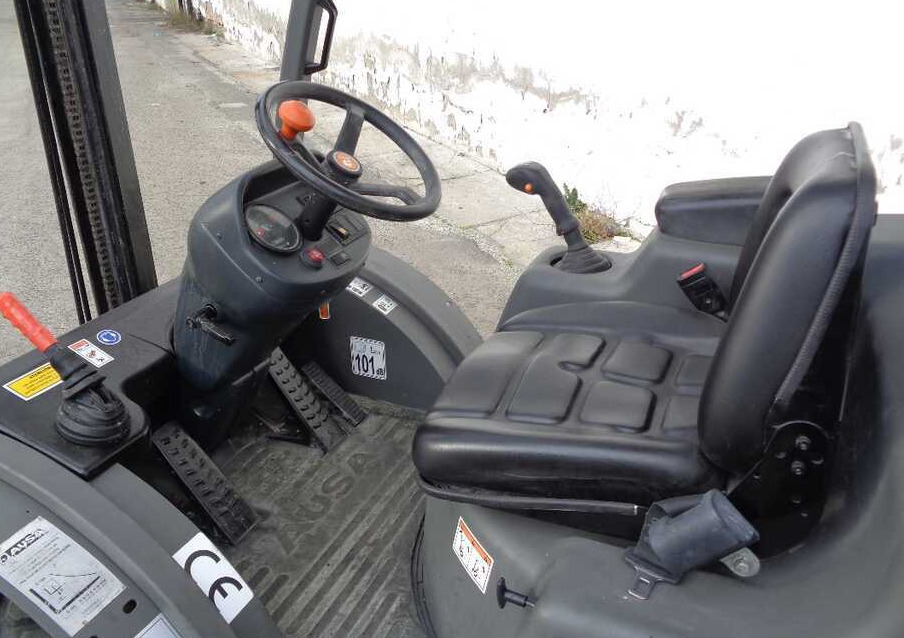 Ausa C 150 HX4 (3000 ore lavoro) - Arazi tipi forklift: fotoğraf 4 Ausa C 150 HX4 (3000 ore lavoro) - Arazi tipi forklift: fotoğraf 4