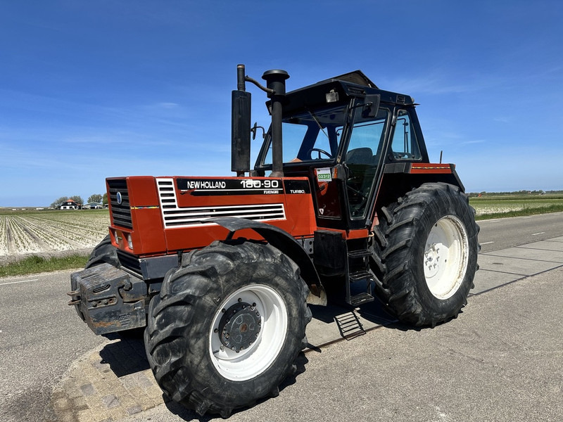 New Holland 180-90 DT - Traktör: fotoğraf 1 New Holland 180-90 DT - Traktör: fotoğraf 1