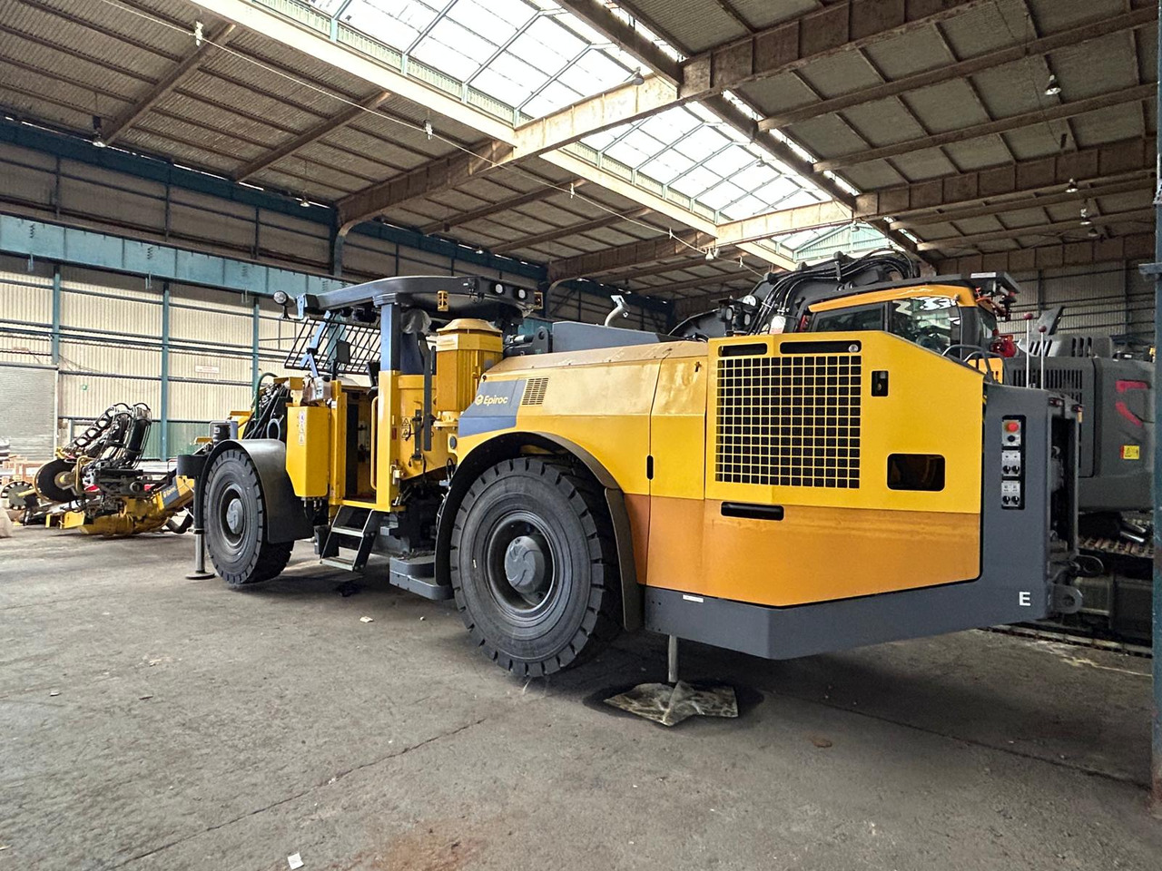 Atlas Copco (Epiroc) Boltec EC - Yatay sondaj makinesi: fotoğraf 2 Atlas Copco (Epiroc) Boltec EC - Yatay sondaj makinesi: fotoğraf 2