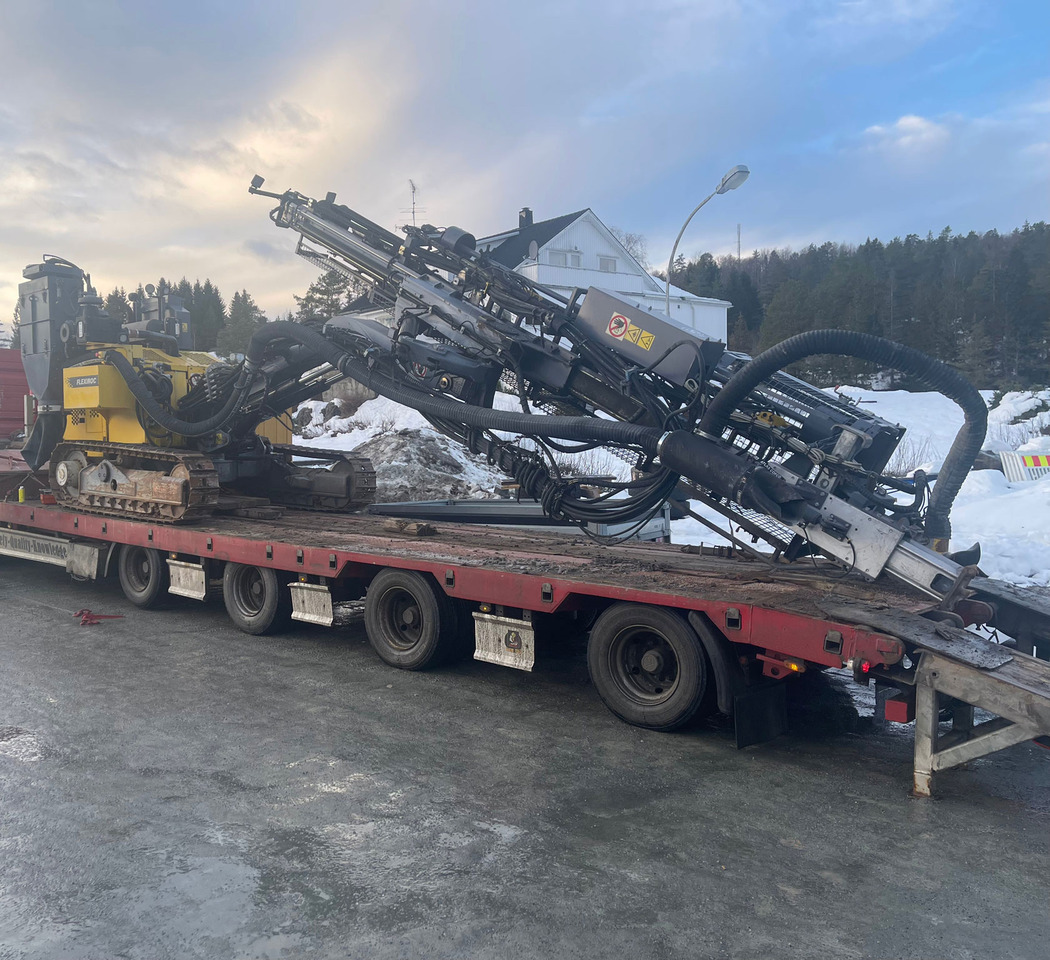 Atlas Copco FlexiROC T30 R-01 - Burgu makinesi: fotoğraf 3 Atlas Copco FlexiROC T30 R-01 - Burgu makinesi: fotoğraf 3