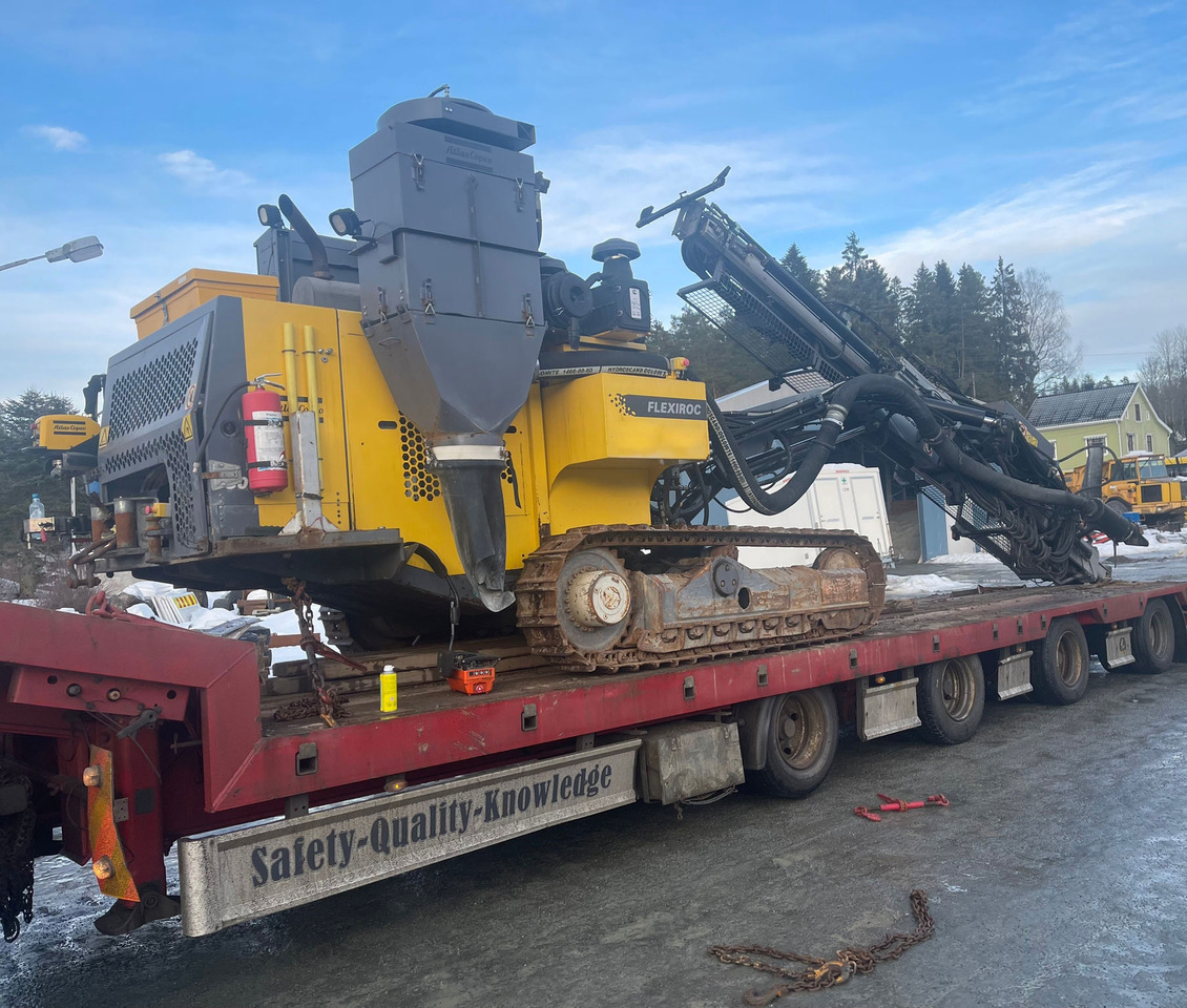 Atlas Copco FlexiROC T30 R-01 - Burgu makinesi: fotoğraf 1 Atlas Copco FlexiROC T30 R-01 - Burgu makinesi: fotoğraf 1