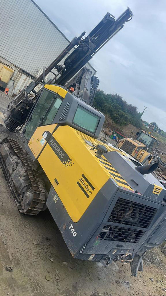 Atlas Copco Flexiroc T40-11 - Burgu makinesi: fotoğraf 1 Atlas Copco Flexiroc T40-11 - Burgu makinesi: fotoğraf 1