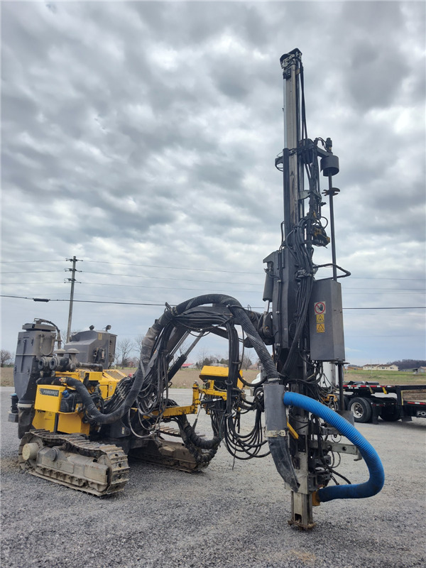 Atlas Copco PowerROC T30 - Burgu makinesi: fotoğraf 2 Atlas Copco PowerROC T30 - Burgu makinesi: fotoğraf 2