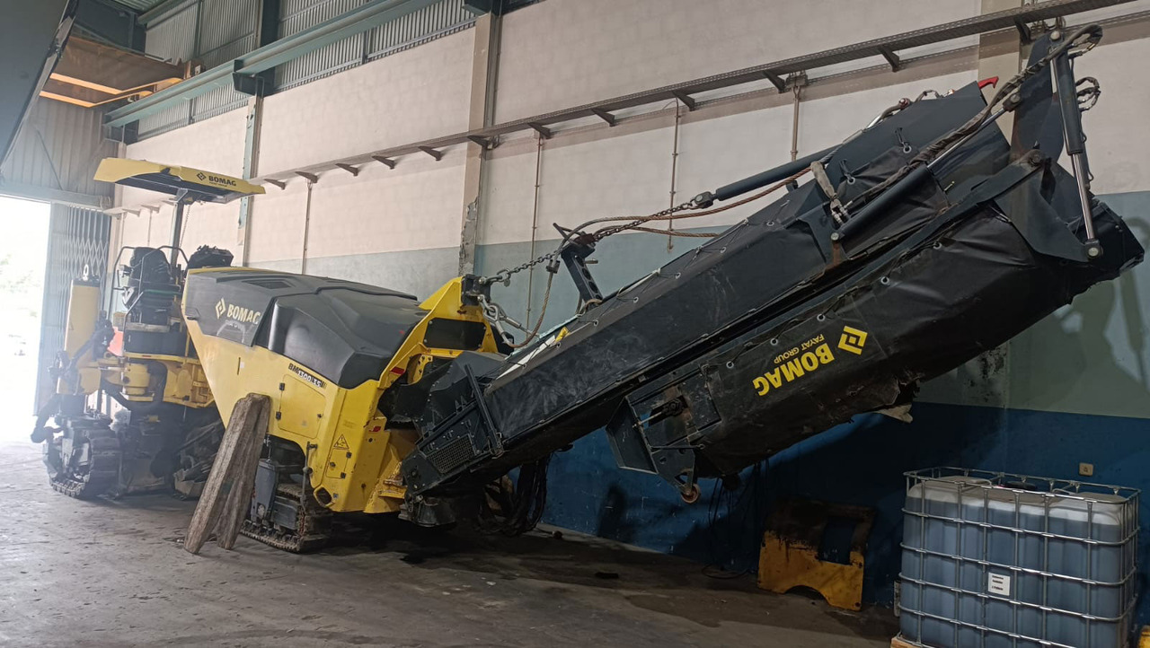 Bomag BM 1300/35 - Asfalt freze: fotoğraf 1 Bomag BM 1300/35 - Asfalt freze: fotoğraf 1