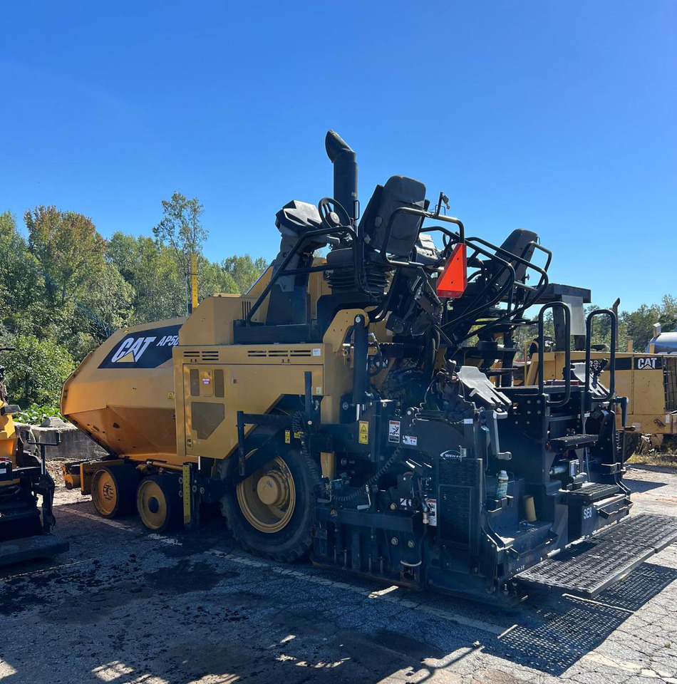 Caterpillar AP500F - Asfalt serici: fotoğraf 3 Caterpillar AP500F - Asfalt serici: fotoğraf 3