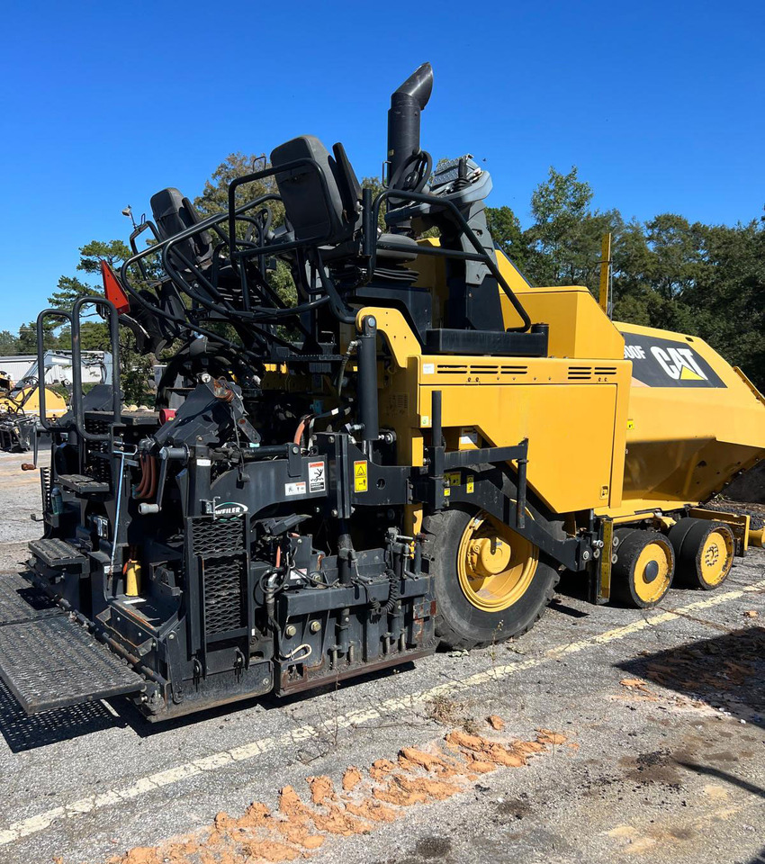 Caterpillar AP500F - Asfalt serici: fotoğraf 1 Caterpillar AP500F - Asfalt serici: fotoğraf 1