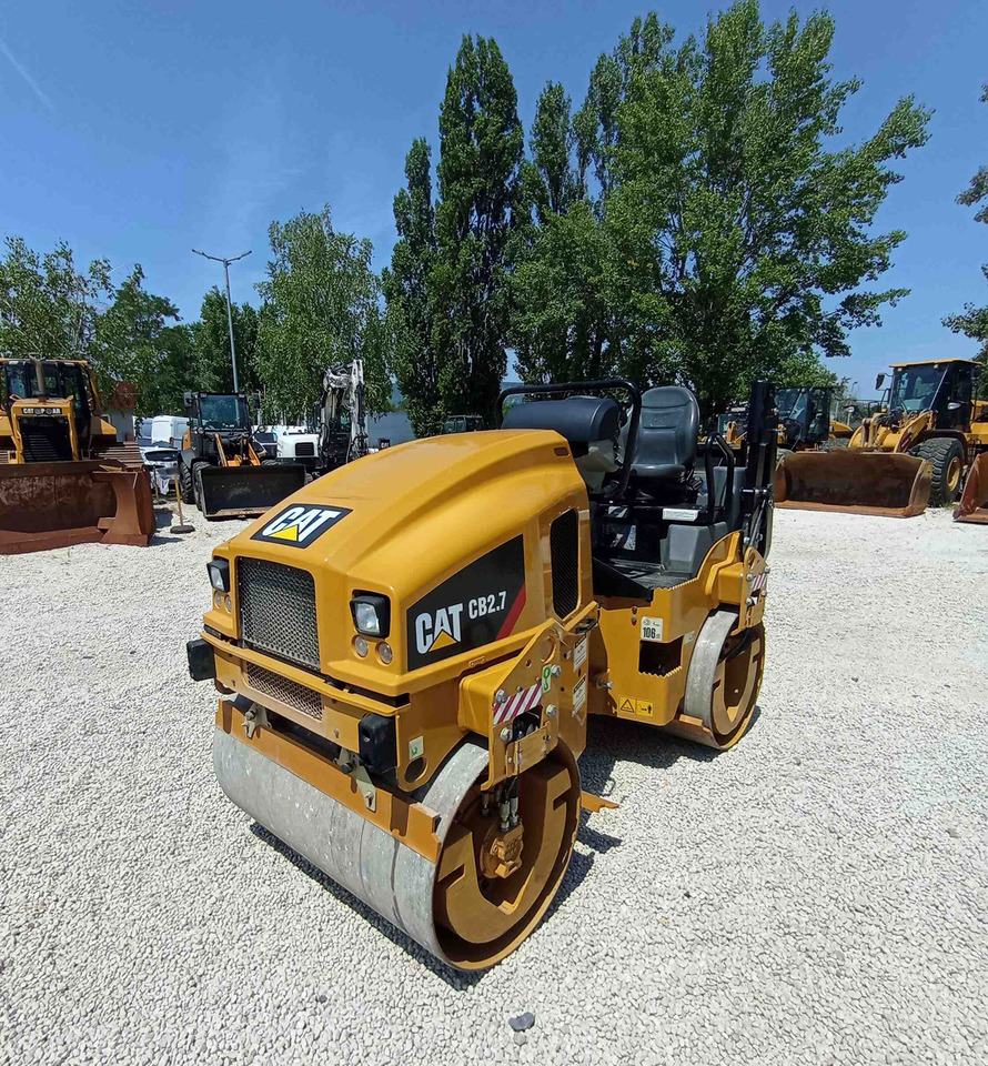 Caterpillar CB2.7 - Silindir makinesi: fotoğraf 2 Caterpillar CB2.7 - Silindir makinesi: fotoğraf 2