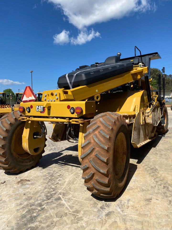 Caterpillar RM400 - Toprak stabilizatörü: fotoğraf 3 Caterpillar RM400 - Toprak stabilizatörü: fotoğraf 3