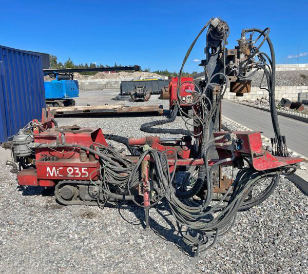 Comacchio mc 235 - Kazık çakma makinası: fotoğraf 1 Comacchio mc 235 - Kazık çakma makinası: fotoğraf 1