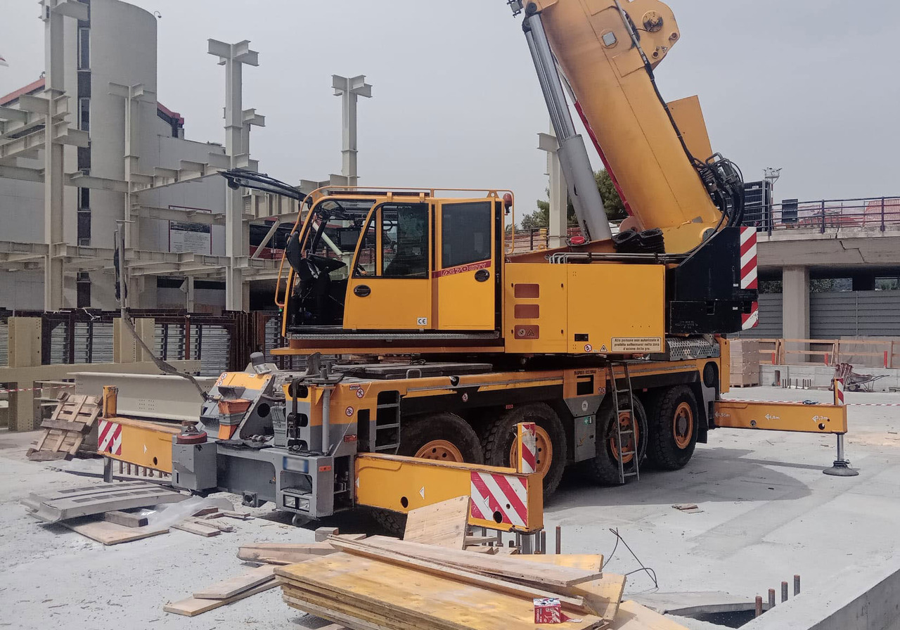 Demag AC 70 City - Mobil vinç: fotoğraf 2 Demag AC 70 City - Mobil vinç: fotoğraf 2