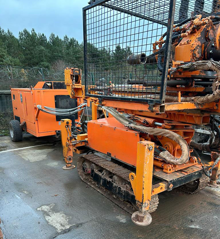 Hutte HBR 302 - Kazık çakma makinası: fotoğraf 2 Hutte HBR 302 - Kazık çakma makinası: fotoğraf 2