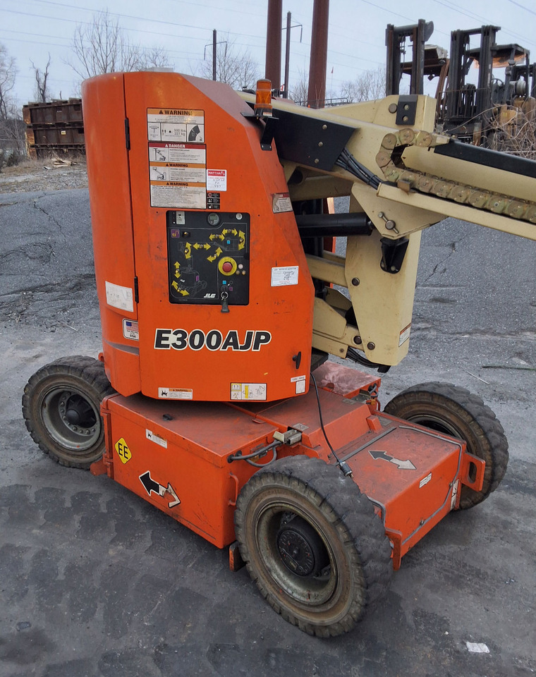 JLG E300AJP - Teleskopik tekerlekli yükleyici: fotoğraf 3 JLG E300AJP - Teleskopik tekerlekli yükleyici: fotoğraf 3