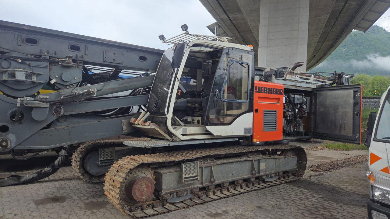 Liebherr LB16 - Kazık çakma makinası: fotoğraf 3 Liebherr LB16 - Kazık çakma makinası: fotoğraf 3