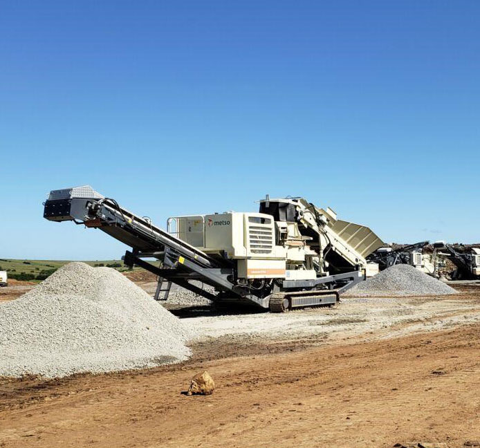 Metso LT7150 - Çeneli kırıcı: fotoğraf 1 Metso LT7150 - Çeneli kırıcı: fotoğraf 1