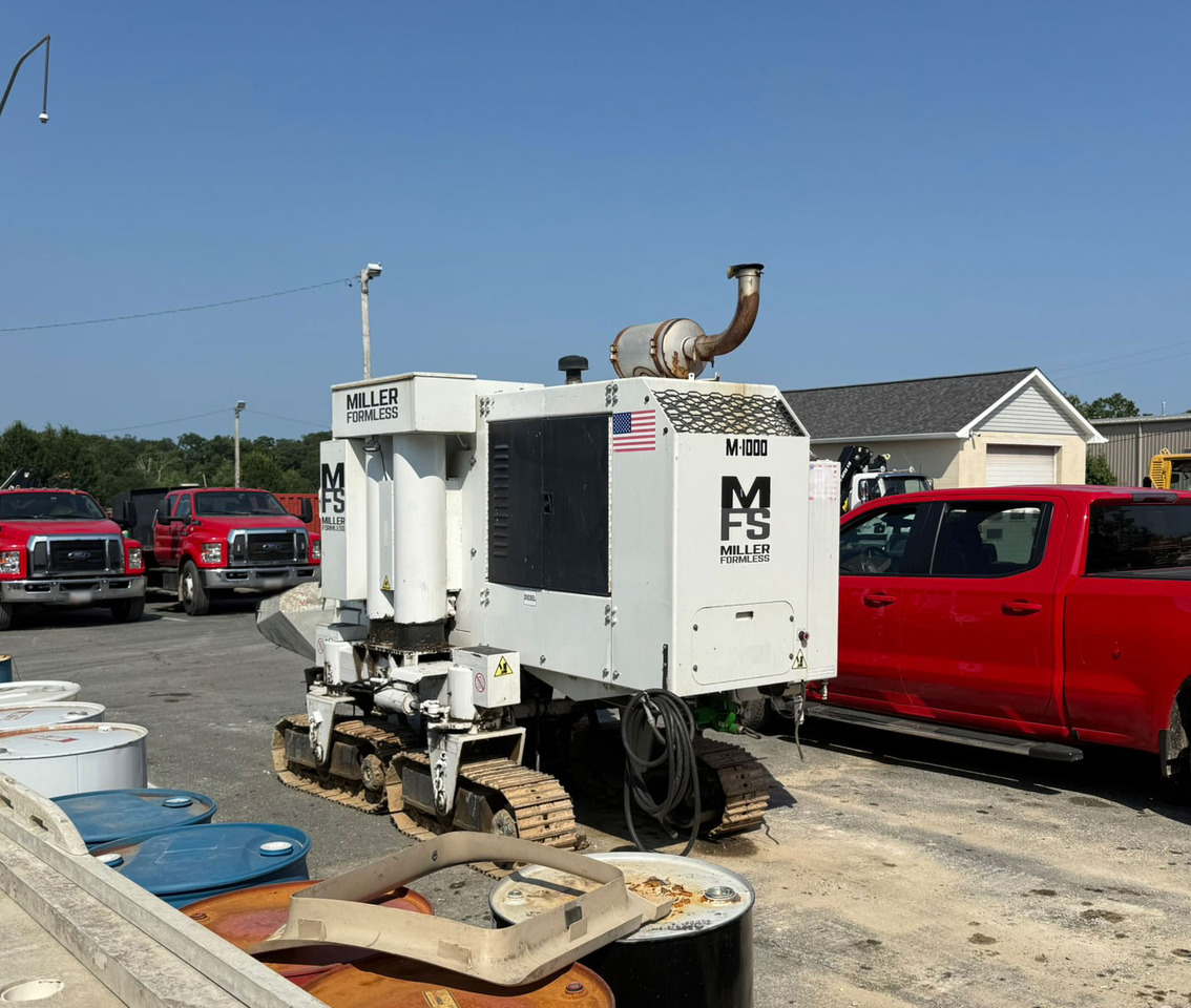 Miller Formless M-1000 - Asfalt serici: fotoğraf 1 Miller Formless M-1000 - Asfalt serici: fotoğraf 1