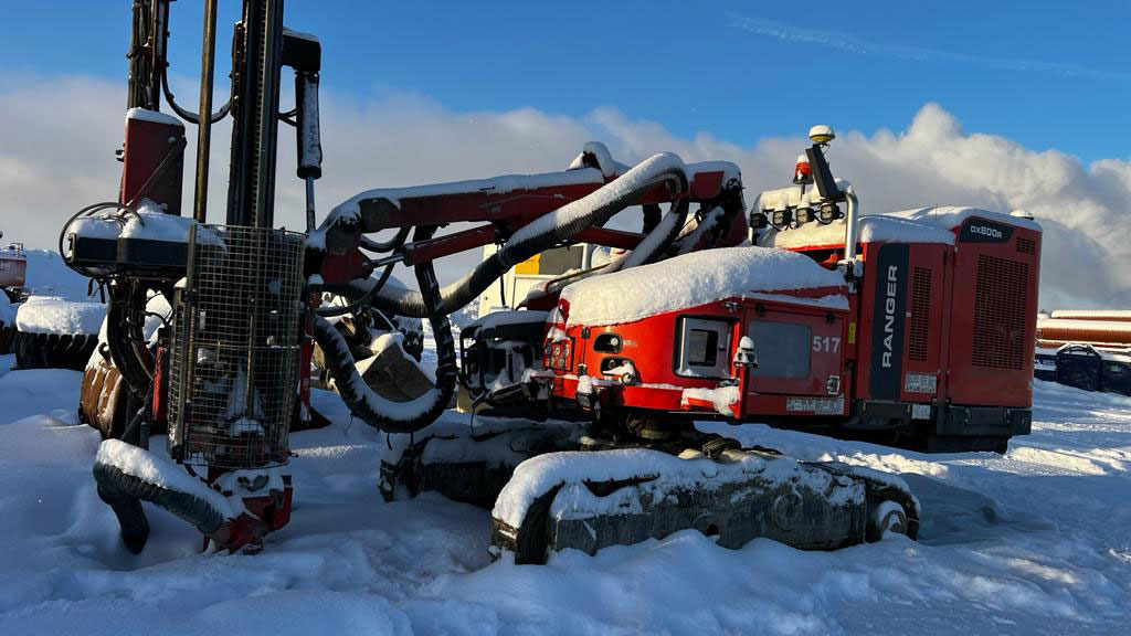 Sandvik DX800R - Burgu makinesi: fotoğraf 1 Sandvik DX800R - Burgu makinesi: fotoğraf 1