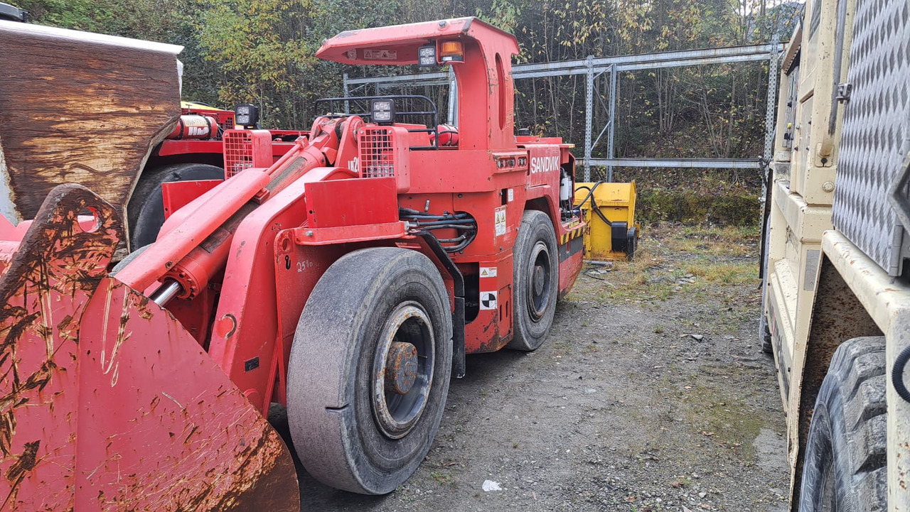 Sandvik LH202 - Madencilik makinesi: fotoğraf 3 Sandvik LH202 - Madencilik makinesi: fotoğraf 3