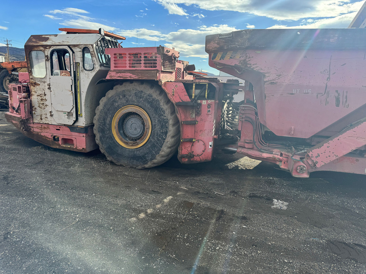 Sandvik TH430 - Madencilik makinesi: fotoğraf 2 Sandvik TH430 - Madencilik makinesi: fotoğraf 2