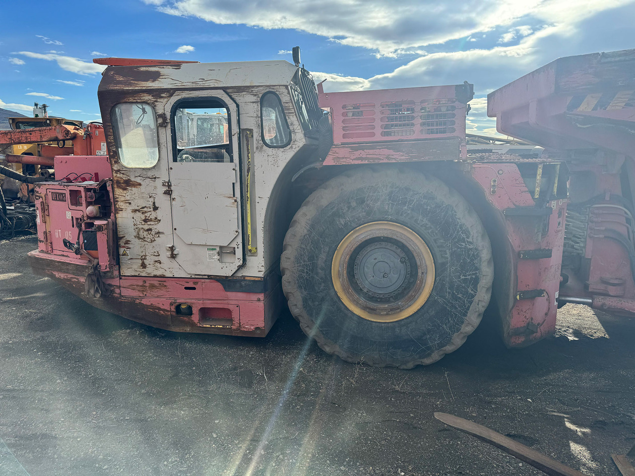 Sandvik TH430 - Madencilik makinesi: fotoğraf 3 Sandvik TH430 - Madencilik makinesi: fotoğraf 3