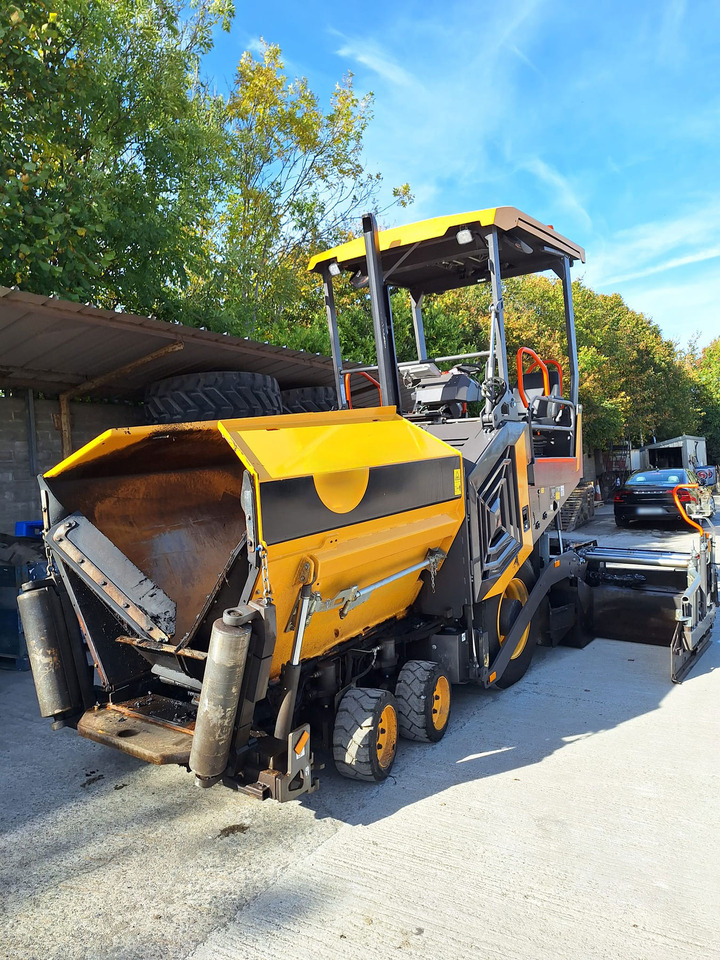 Volvo 3196 - Asfalt serici: fotoğraf 1 Volvo 3196 - Asfalt serici: fotoğraf 1