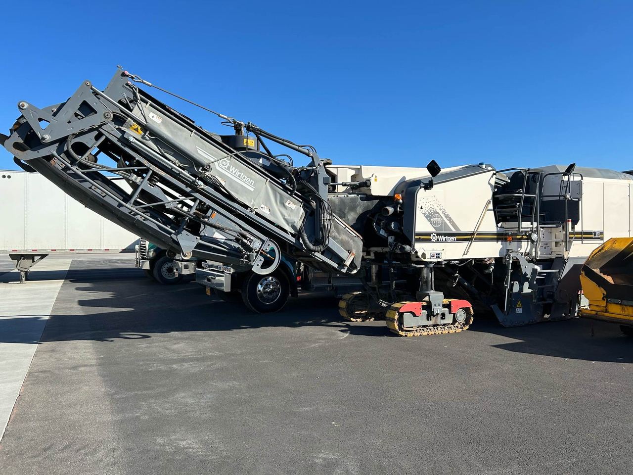 Wirtgen W 200 I - Asfalt freze: fotoğraf 1 Wirtgen W 200 I - Asfalt freze: fotoğraf 1